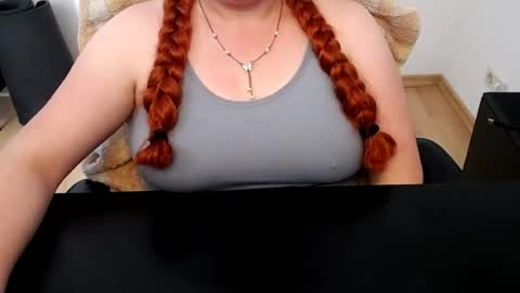 Elly online show from August 13, 9:34 am