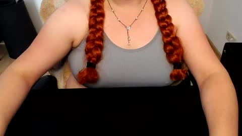Elly online show from August 13, 1:58 pm