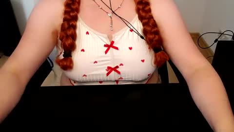 Elly online show from August 16, 12:53 pm