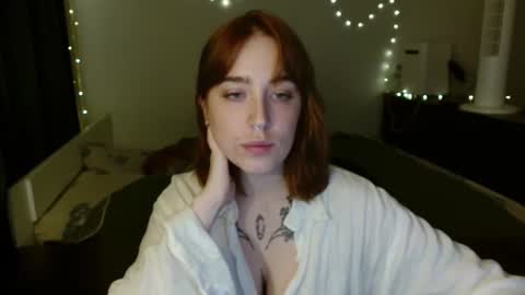 Elly online show from August 8, 6:52 pm