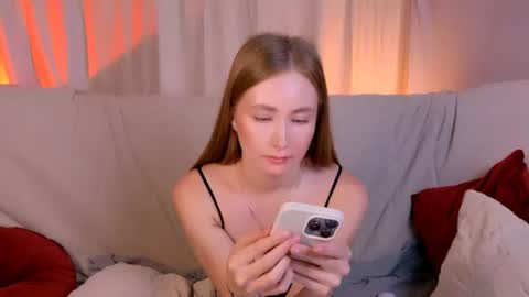  Elly  online show from August 13, 7:44 am