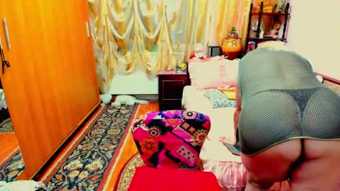 ellyhot53 online show from August 8, 1:00 pm