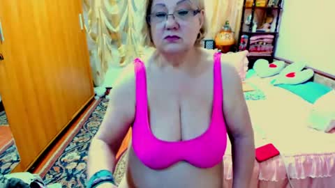 ellyhot53 online show from August 8, 2:06 pm