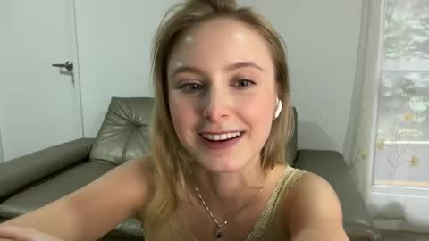 ellykeyofficial online show from May 31, 10:01 pm
