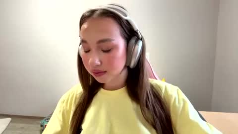 Elly online show from August 15, 4:49 am