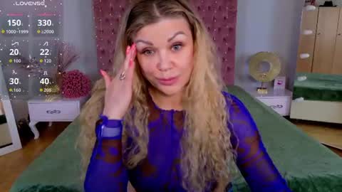 eloise_by online show from July 24, 7:33 am