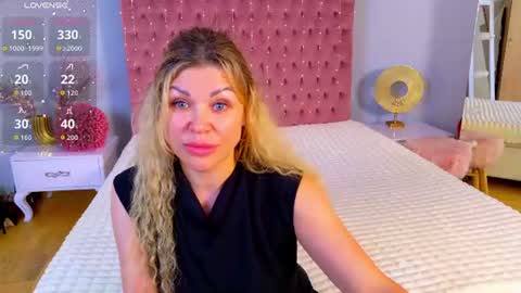 eloise_by online show from August 18, 7:14 am