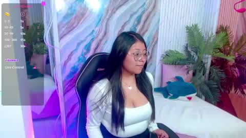 elowen_tay online show from August 11, 11:34 am