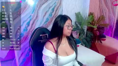 elowen_tay online show from August 11, 12:40 pm