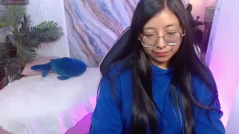 elowen_tay online show from August 15, 11:36 am