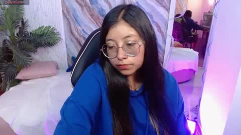 elowen_tay online show from August 15, 4:44 pm