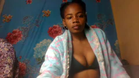 elphinez online show from August 7, 8:03 am