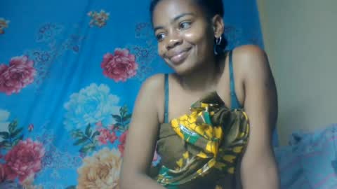 elphinez online show from August 7, 10:37 am