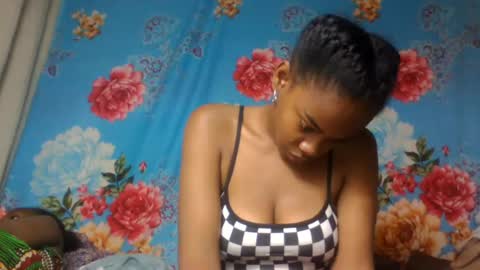elphinez online show from August 9, 5:14 pm