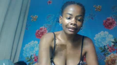 elphinez online show from August 9, 6:31 pm
