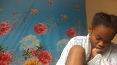 elphinez online show from August 9, 9:05 pm