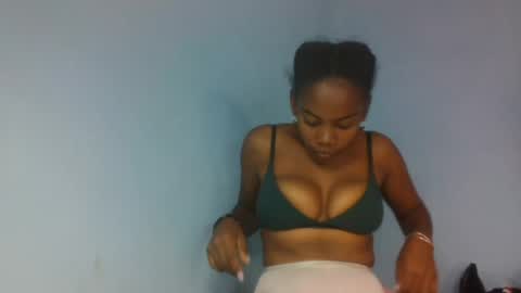 elphinez online show from August 10, 6:09 pm