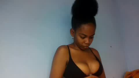 elphinez online show from August 13, 7:39 pm