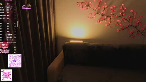 elsaawesome online show from May 5, 11:39 pm