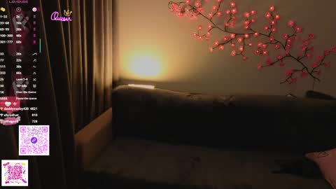 elsaawesome online show from May 10, 3:31 am
