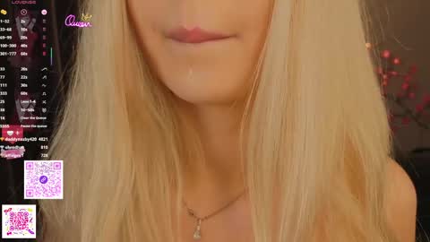 elsaawesome online show from May 10, 10:12 pm