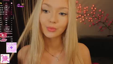elsaawesome online show from May 11, 1:30 am