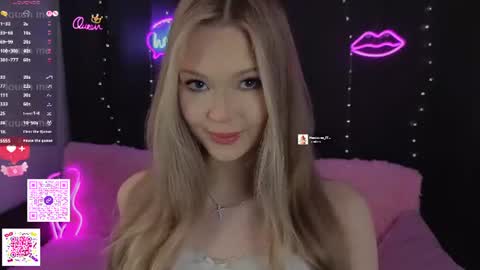 elsaawesome online show from June 20, 6:41 pm