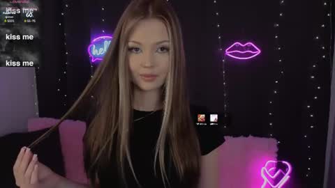 elsaawesome online show from August 2, 5:53 pm