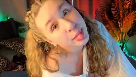 Elsie online show from June 11, 6:30 am