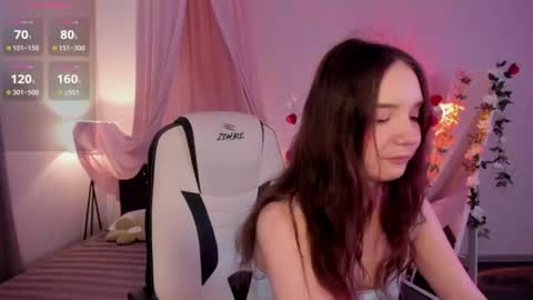 Elvienne online show from August 15, 5:44 am