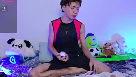  E  L  Y   K  I  N  G   online show from August 15, 10:36 pm