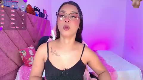 ely_w1 online show from August 6, 11:09 am