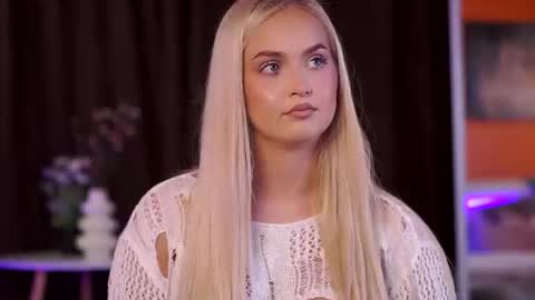 Elyssa online show from August 9, 7:04 pm