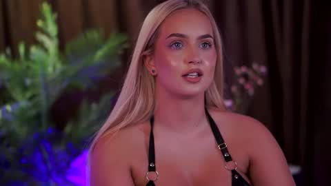 Elyssa online show from August 9, 10:22 pm