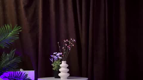Elyssa online show from August 10, 1:40 am