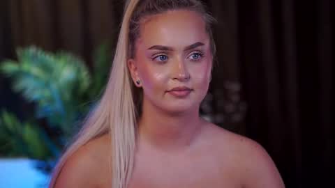 Elyssa online show from August 13, 12:02 am
