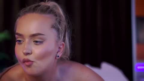 Elyssa online show from August 13, 2:14 am