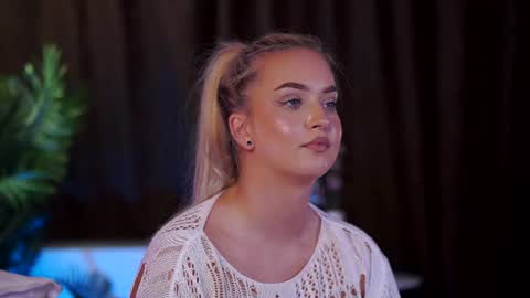 Elyssa online show from August 14, 12:36 am