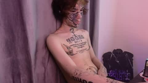 em0_h0rny online show from June 7, 11:43 pm