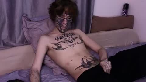 em0_h0rny online show from July 3, 12:23 am