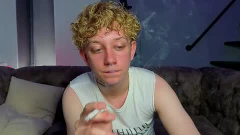 em_chipsi online show from July 31, 2:29 am