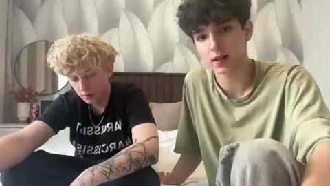 em_chipsi online show from August 12, 8:49 am