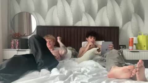 em_chipsi online show from August 12, 11:01 am