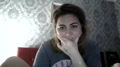 Em online show from February 24, 10:29 pm