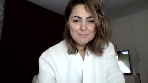 Em online show from March 1, 12:18 am