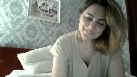 Em online show from April 7, 9:46 pm