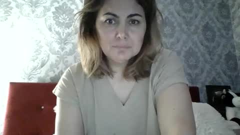 Em online show from April 8, 1:04 am