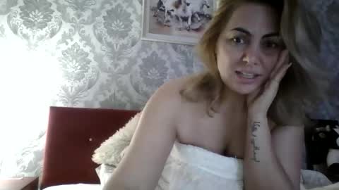 Em online show from April 25, 12:49 am