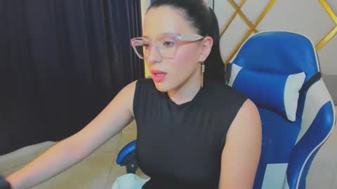 Estefany Martinez Acua INSTAGRAM ema 04oficial online show from May 25, 8:09 pm