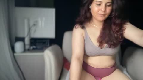 Ema Love online show from July 9, 4:06 am